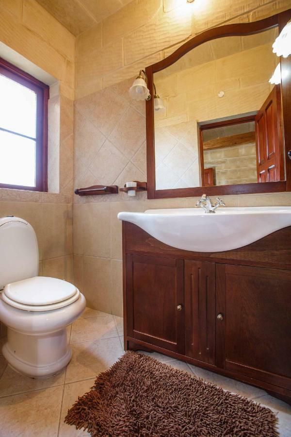 Il-Veduta Holiday Farmhouse With Sunny Private Pool In Island Of Gozo Għarb Esterno foto