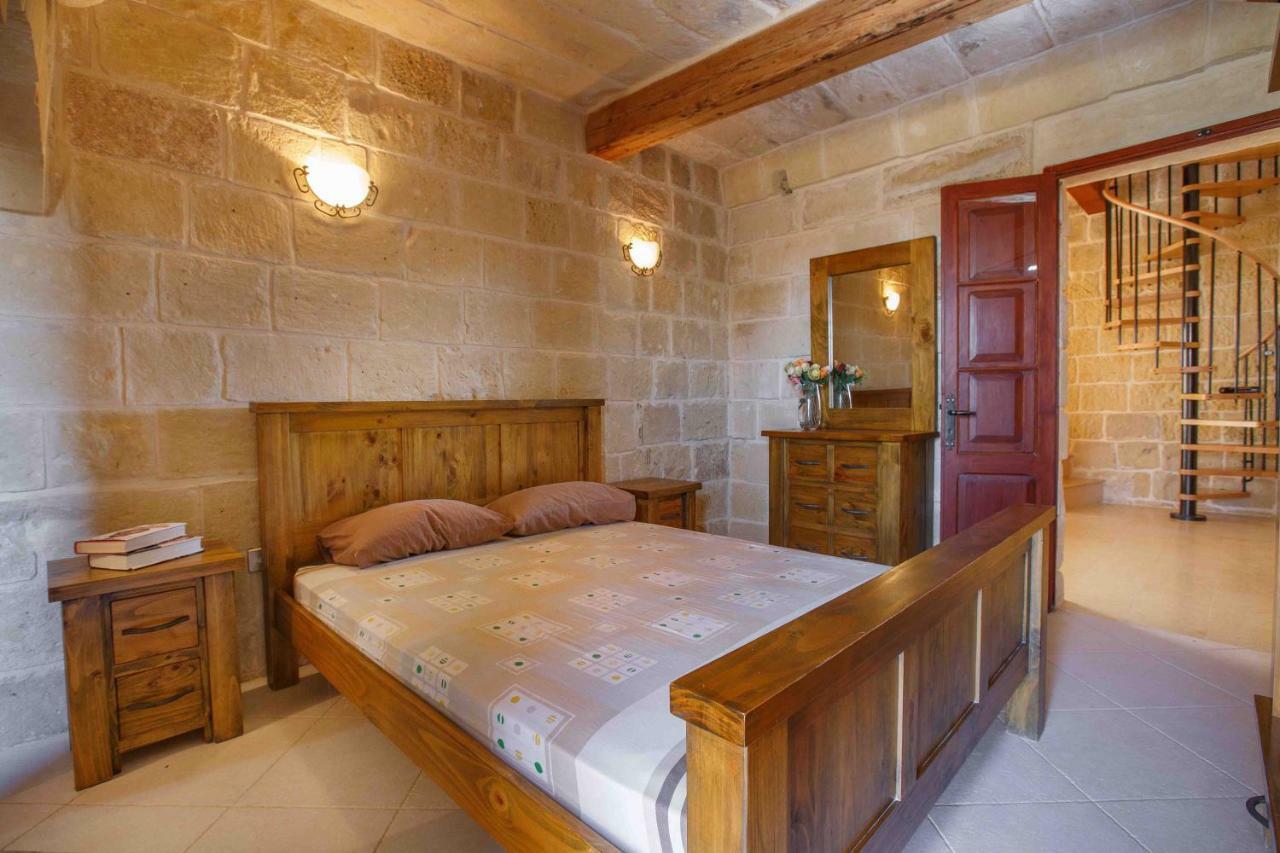 Il-Veduta Holiday Farmhouse With Sunny Private Pool In Island Of Gozo Għarb Esterno foto