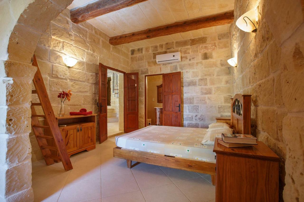 Il-Veduta Holiday Farmhouse With Sunny Private Pool In Island Of Gozo Għarb Esterno foto