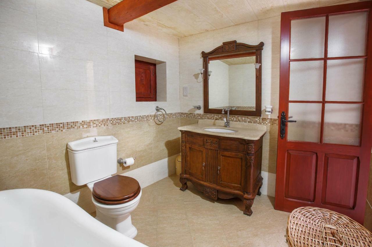 Il-Veduta Holiday Farmhouse With Sunny Private Pool In Island Of Gozo Għarb Esterno foto